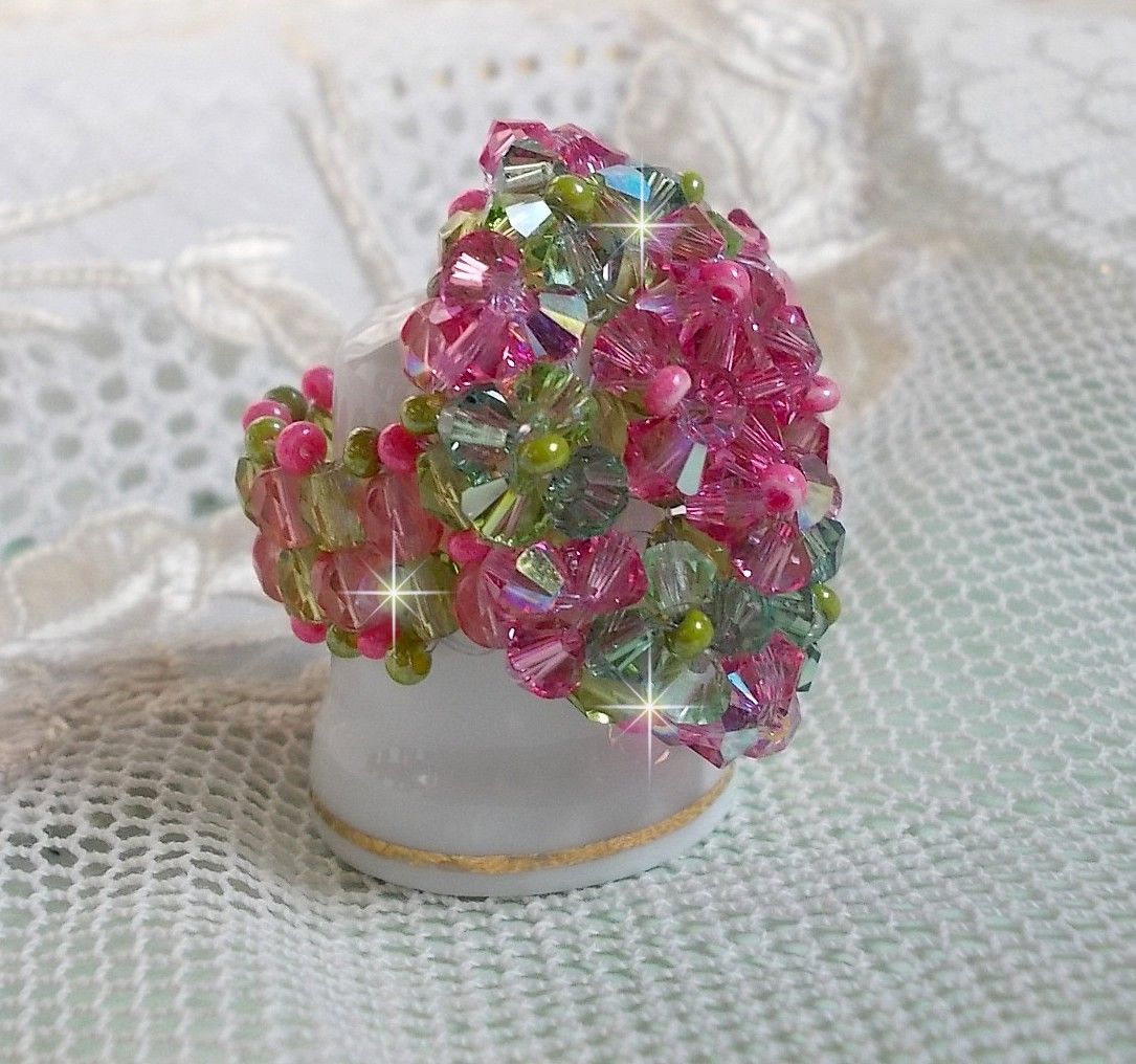 Miss Lady ring met facetten en draaiende toppen in Swarovski kristal