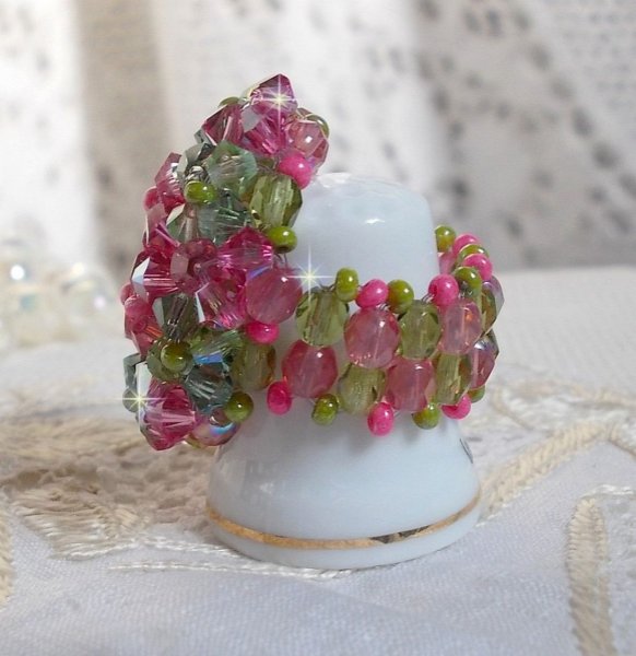 Miss Lady ring met facetten en draaiende toppen in Swarovski kristal