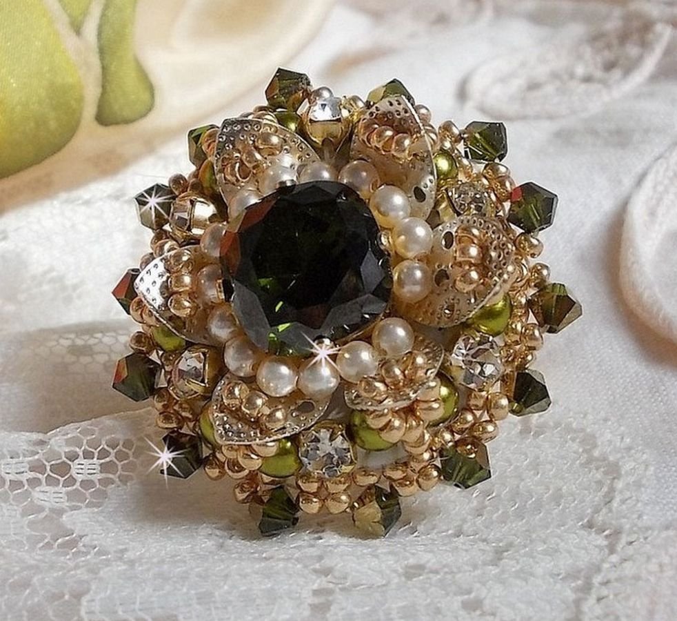 Ring L'Oiseau des Iles Groen Zilver geborduurd met parels, Swarovski kristallen en rocailles