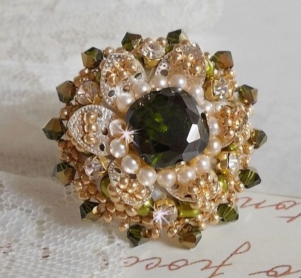 Ring L'Oiseau des Iles Groen Zilver geborduurd met parels, Swarovski kristallen en rocailles