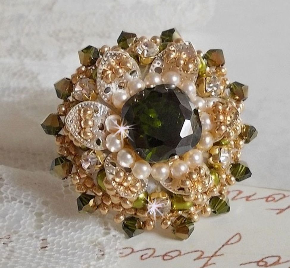 Ring L'Oiseau des Iles Groen Zilver geborduurd met parels, Swarovski kristallen en rocailles