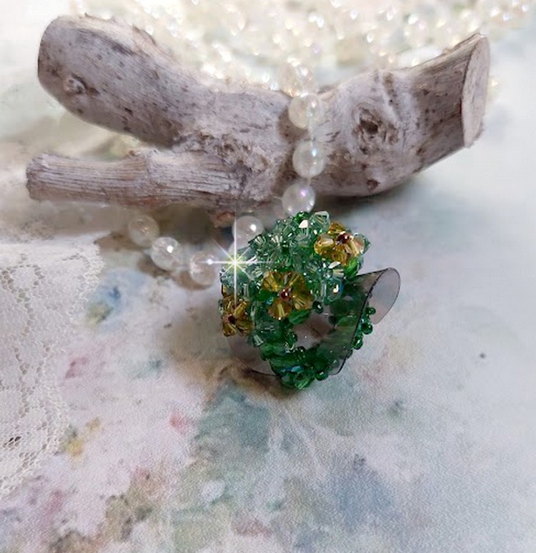Tedere Groene Ring met Swarovski Kristal Facetten en Spinners