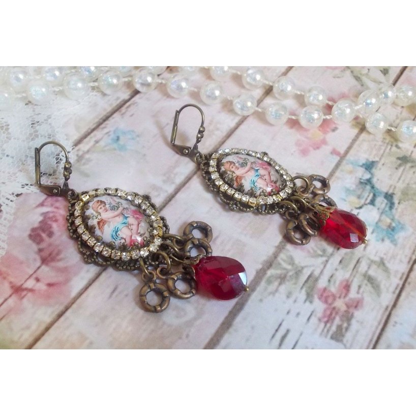 BO Petit Ange gemaakt met vergrotende Engel cabochons, kristallen, bedels en glazen kralen