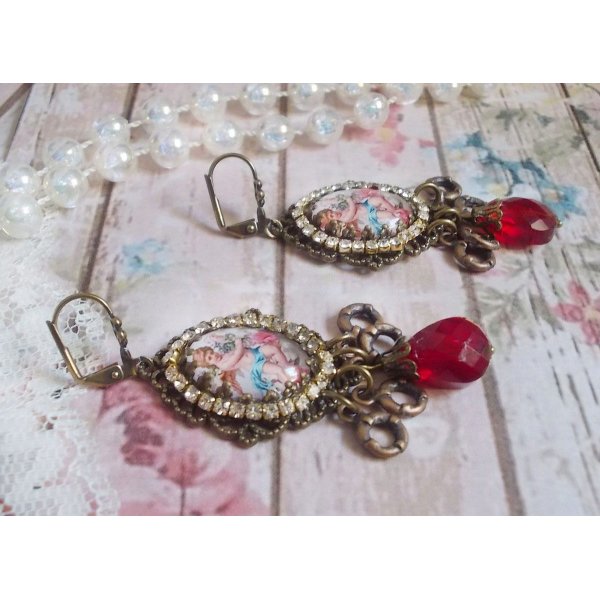 BO Petit Ange gemaakt met vergrotende Engel cabochons, kristallen, bedels en glazen kralen