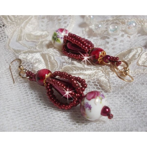 BO Art'D gemonteerd met porseleinen kralen, parels, Miyuki rocailles en 14 karaats Gold Filled oorhaken.