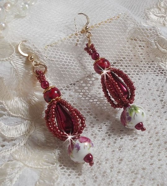 BO Art'D gemonteerd met porseleinen kralen, parels, Miyuki rocailles en 14 karaats Gold Filled oorhaken.