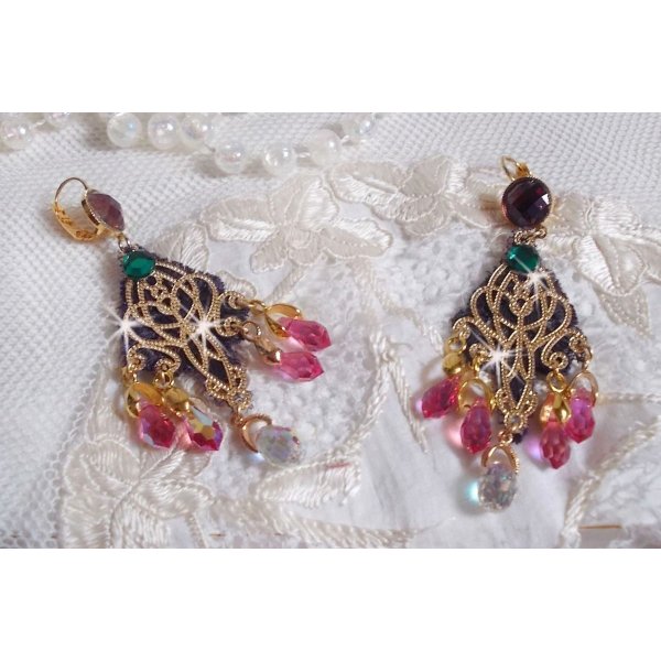 BO Asiane gemaakt met Swarovski Crystal Drops, 1950's Violet kant en glazen kralen.