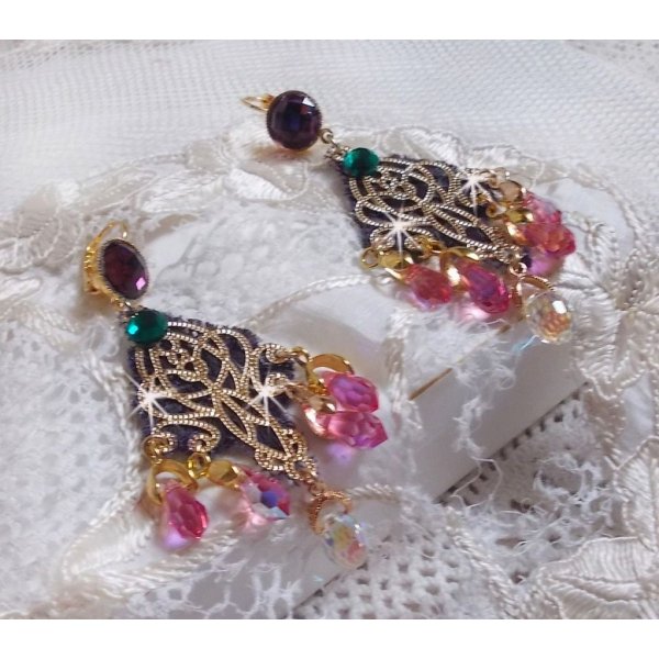 BO Asiane gemaakt met Swarovski Crystal Drops, 1950's Violet kant en glazen kralen.