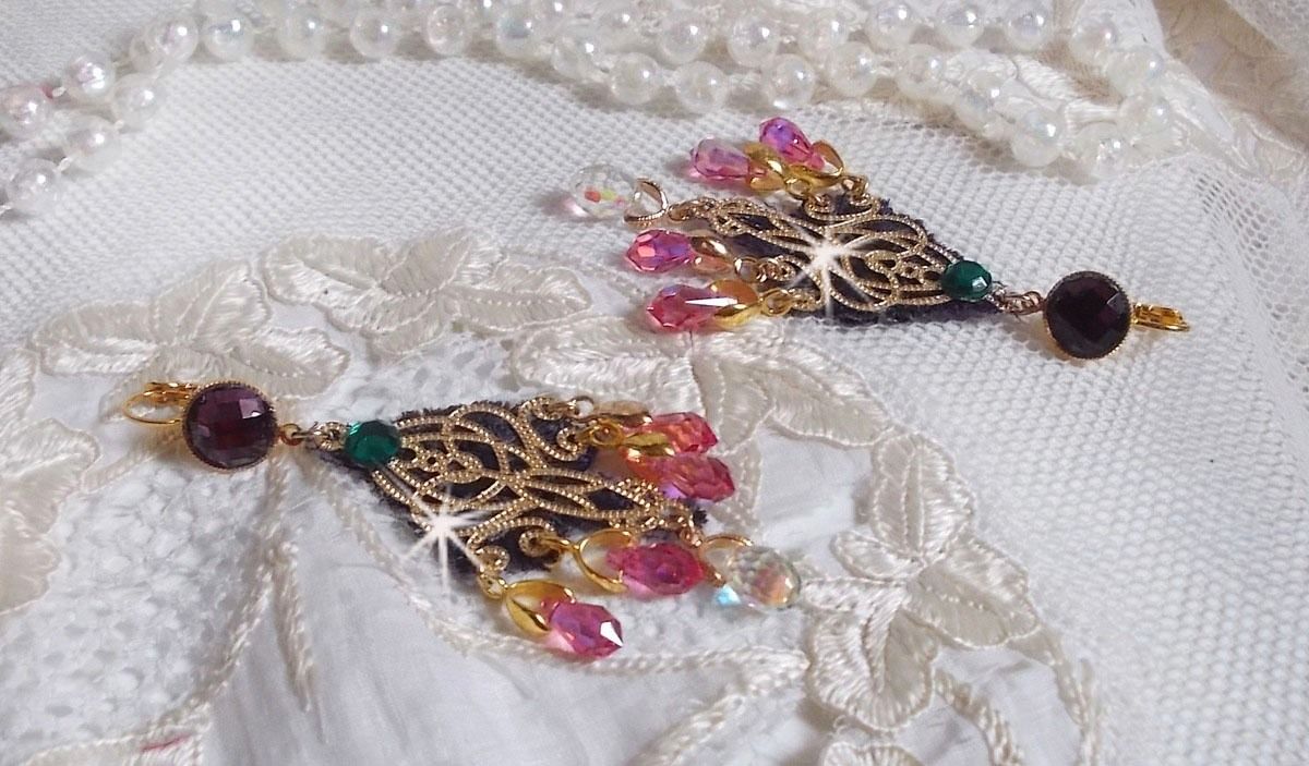 BO Asiane gemaakt met Swarovski Crystal Drops, 1950's Violet kant en glazen kralen.
