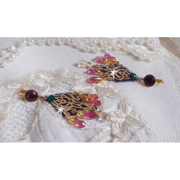 BO Asiane gemaakt met Swarovski Crystal Drops, 1950's Violet kant en glazen kralen.