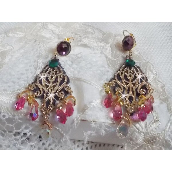 BO Asiane gemaakt met Swarovski Crystal Drops, 1950's Violet kant en glazen kralen.