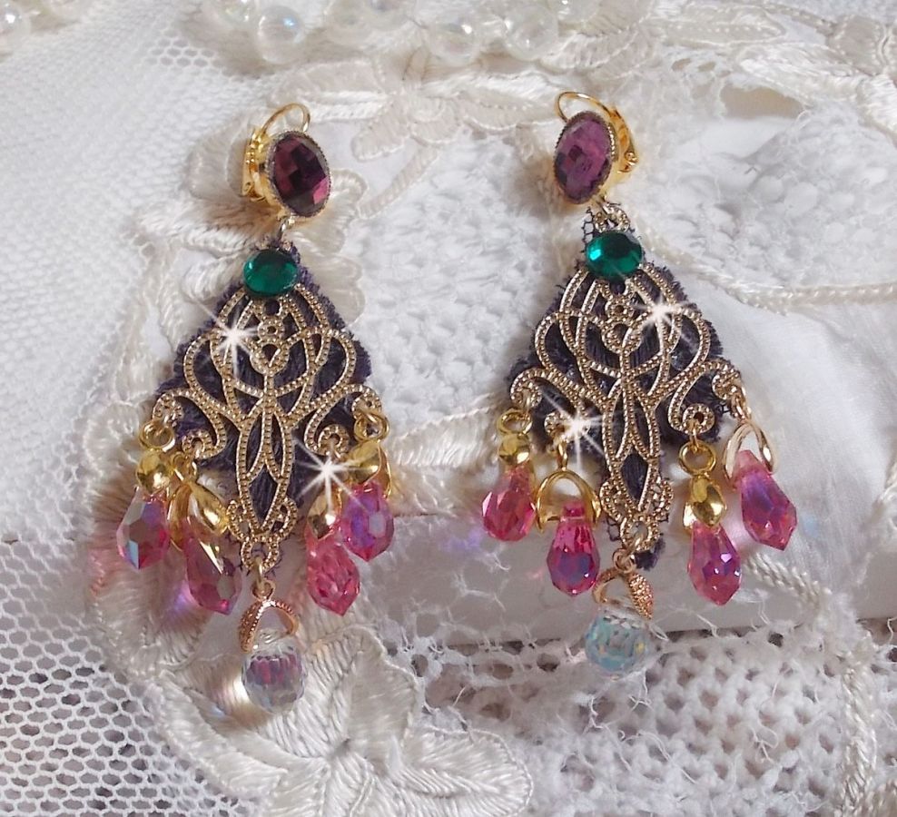 BO Asiane gemaakt met Swarovski Crystal Drops, 1950's Violet kant en glazen kralen.