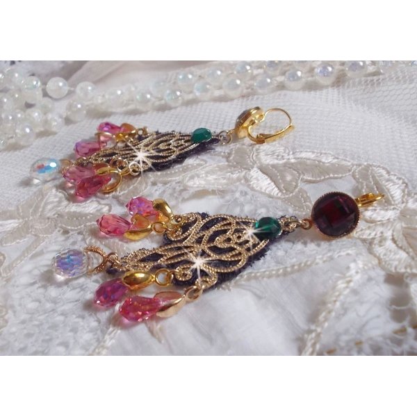 BO Asiane gemaakt met Swarovski Crystal Drops, 1950's Violet kant en glazen kralen.