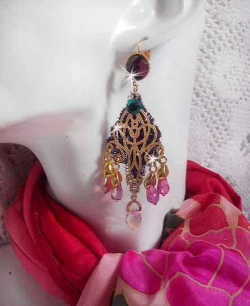 BO Asiane gemaakt met Swarovski Crystal Drops, 1950's Violet kant en glazen kralen.