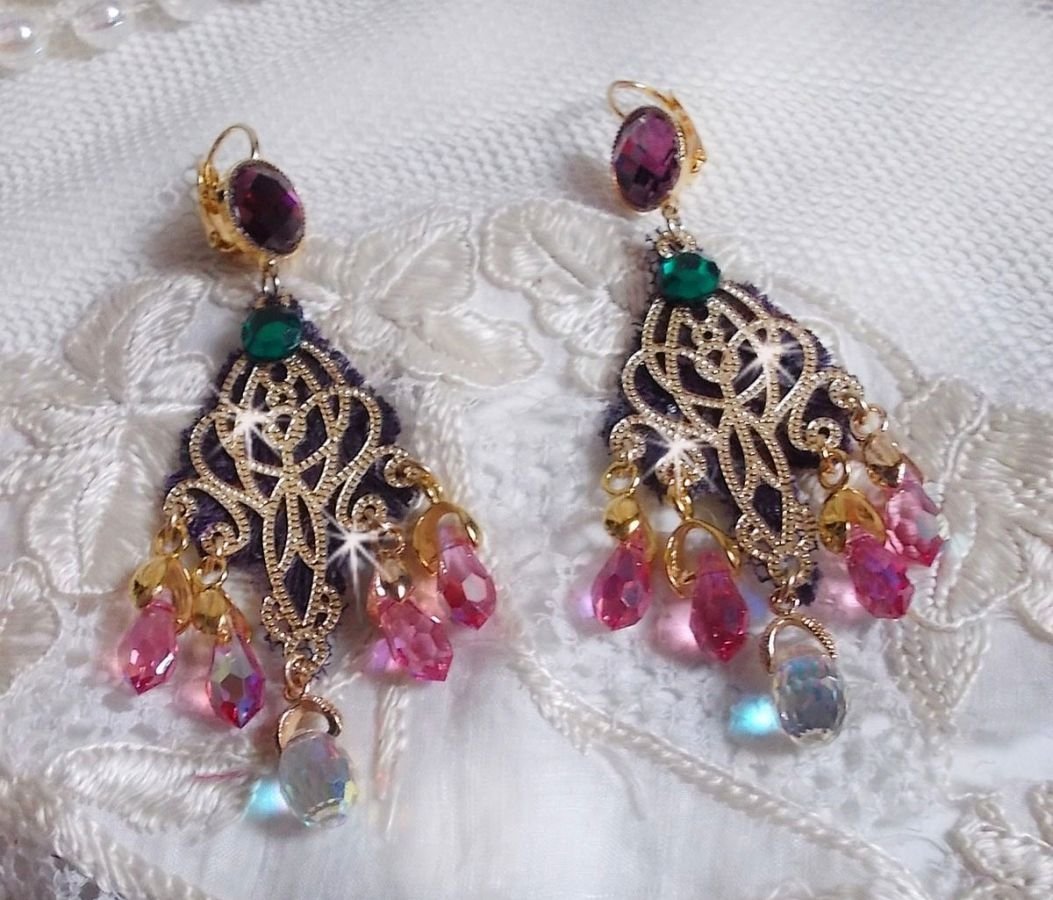 BO Asiane gemaakt met Swarovski Crystal Drops, 1950's Violet kant en glazen kralen.