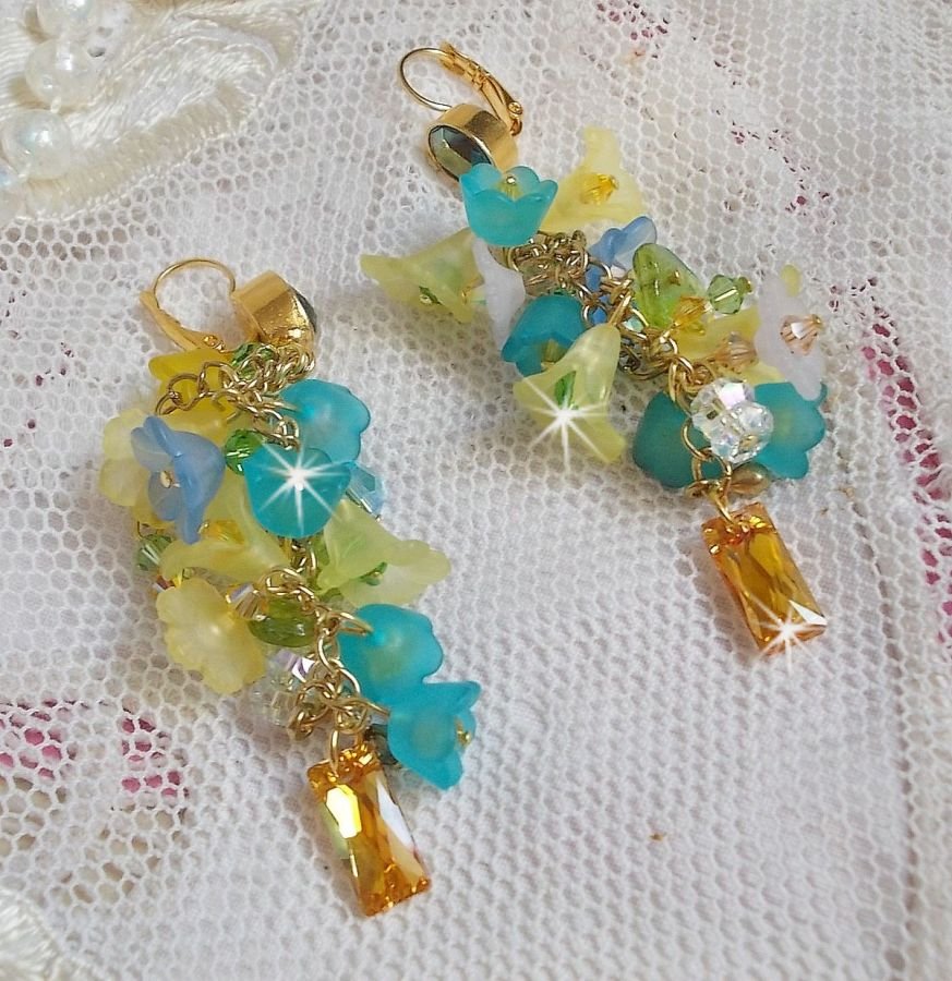 BO Bella Geel gemonteerd met Swarovski kristallen, matte bloemen en parels 