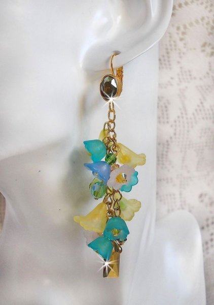 BO Bella Geel gemonteerd met Swarovski kristallen, matte bloemen en parels 