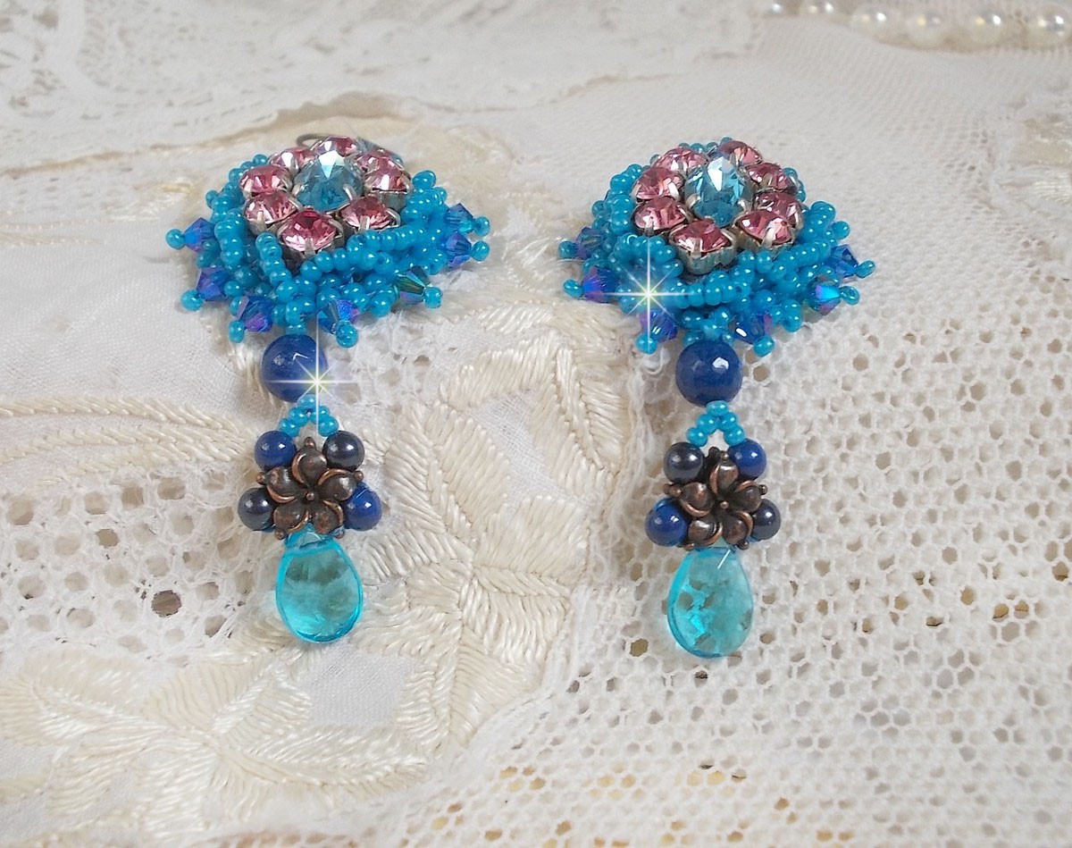 BO Belle Epoque geborduurd met Swarovski kristallen, metalen kralen, ronde parels en rocailles.