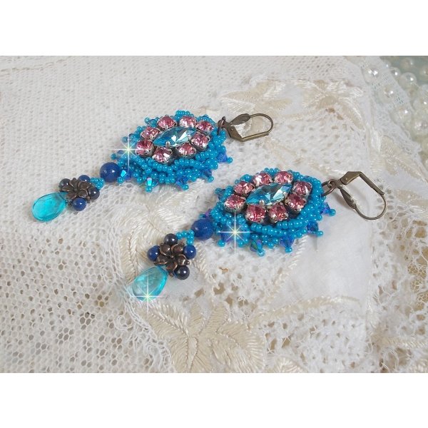 BO Belle Epoque geborduurd met Swarovski kristallen, metalen kralen, ronde parels en rocailles.