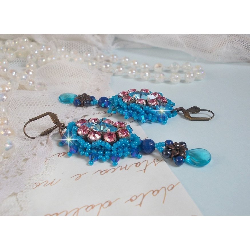 BO Belle Epoque geborduurd met Swarovski kristallen, metalen kralen, ronde parels en rocailles.