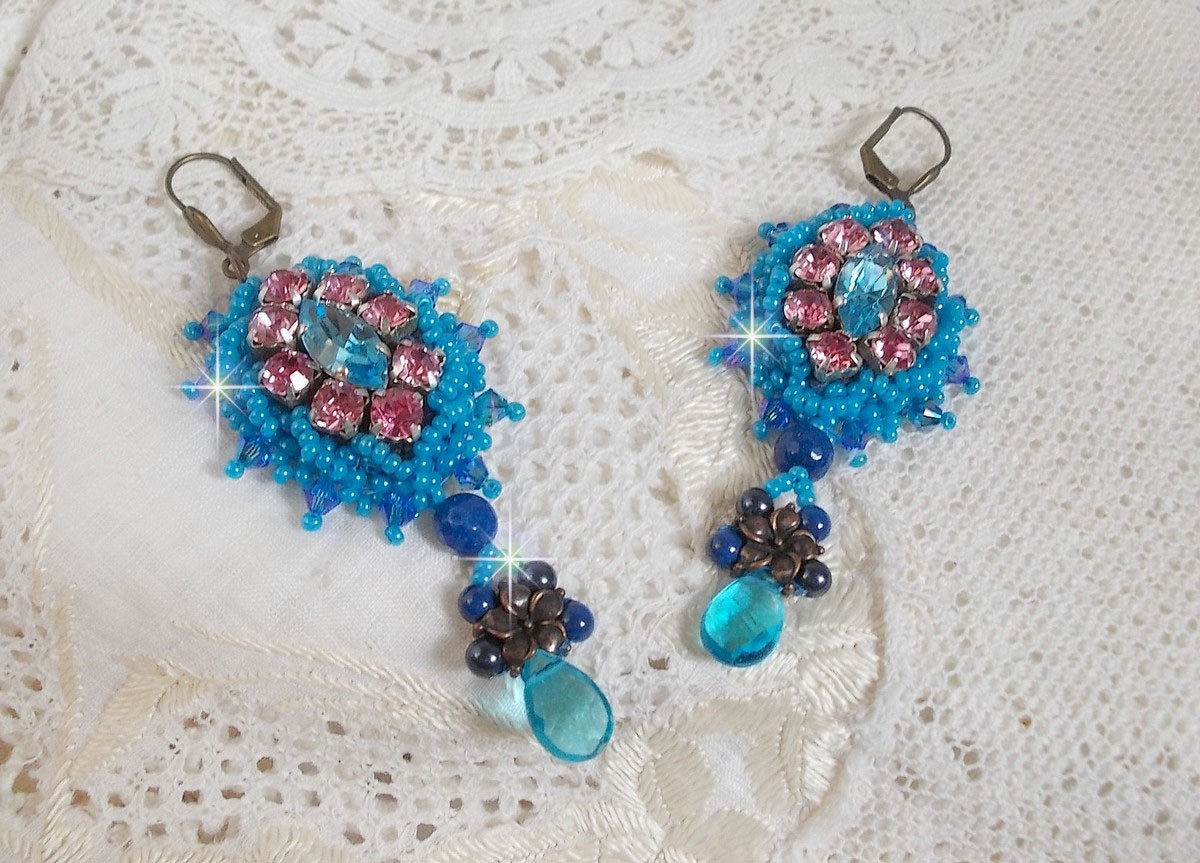 BO Belle Epoque geborduurd met Swarovski kristallen, metalen kralen, ronde parels en rocailles.