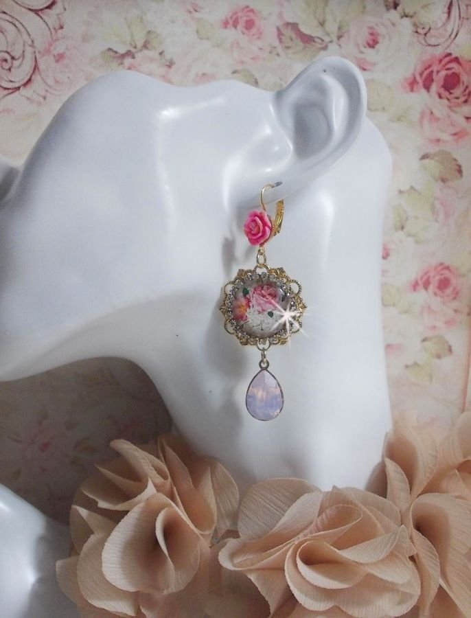 BO Bouquet Valentine gemaakt met rozenboeket glazen cabochons, hars cabochons en Swarovski kristallen. 