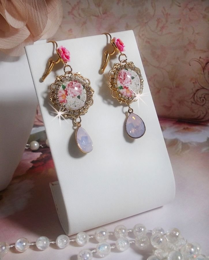 BO Bouquet Valentine gemaakt met rozenboeket glazen cabochons, hars cabochons en Swarovski kristallen. 
