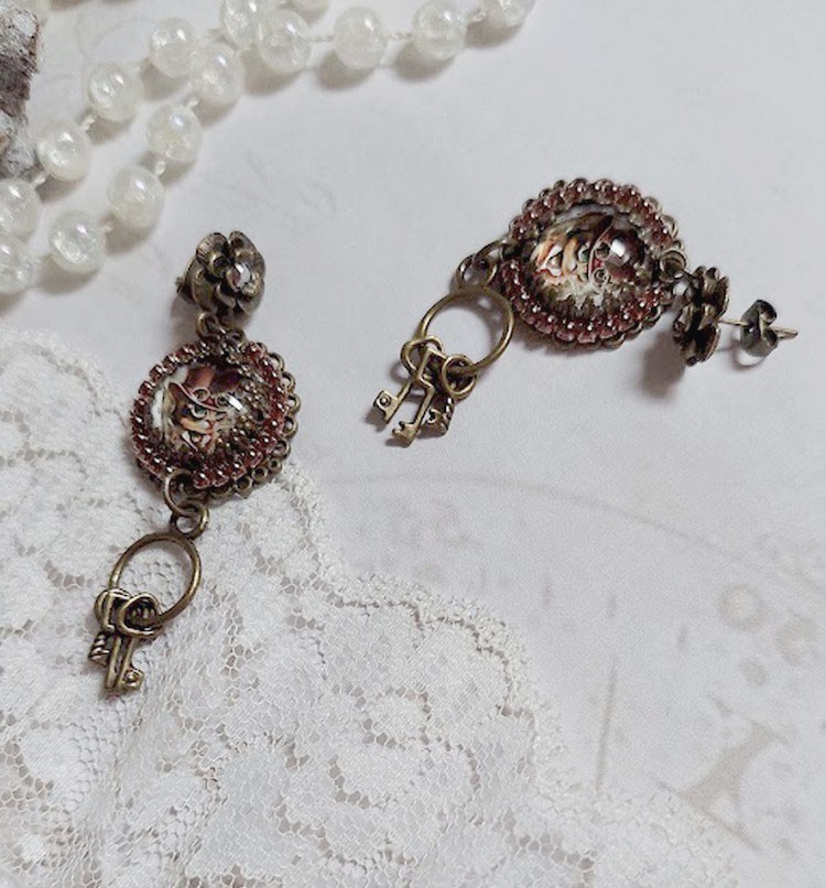 BO Chata Steampunk montées avec breloques clés, strass, cabochons loupes et perles Cristal Swarovski