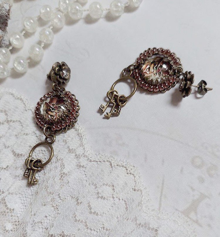 BO Chata Steampunk montées avec breloques clés, strass, cabochons loupes et perles Cristal Swarovski