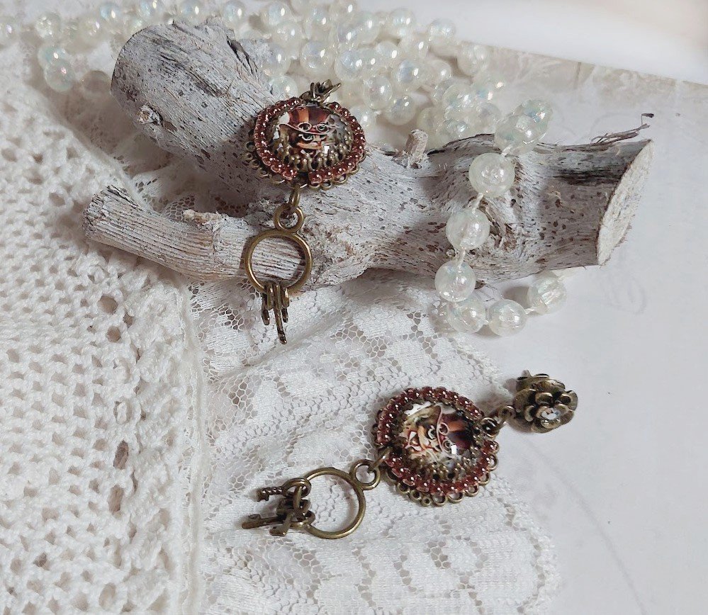 BO Chata Steampunk montées avec breloques clés, strass, cabochons loupes et perles Cristal Swarovski
