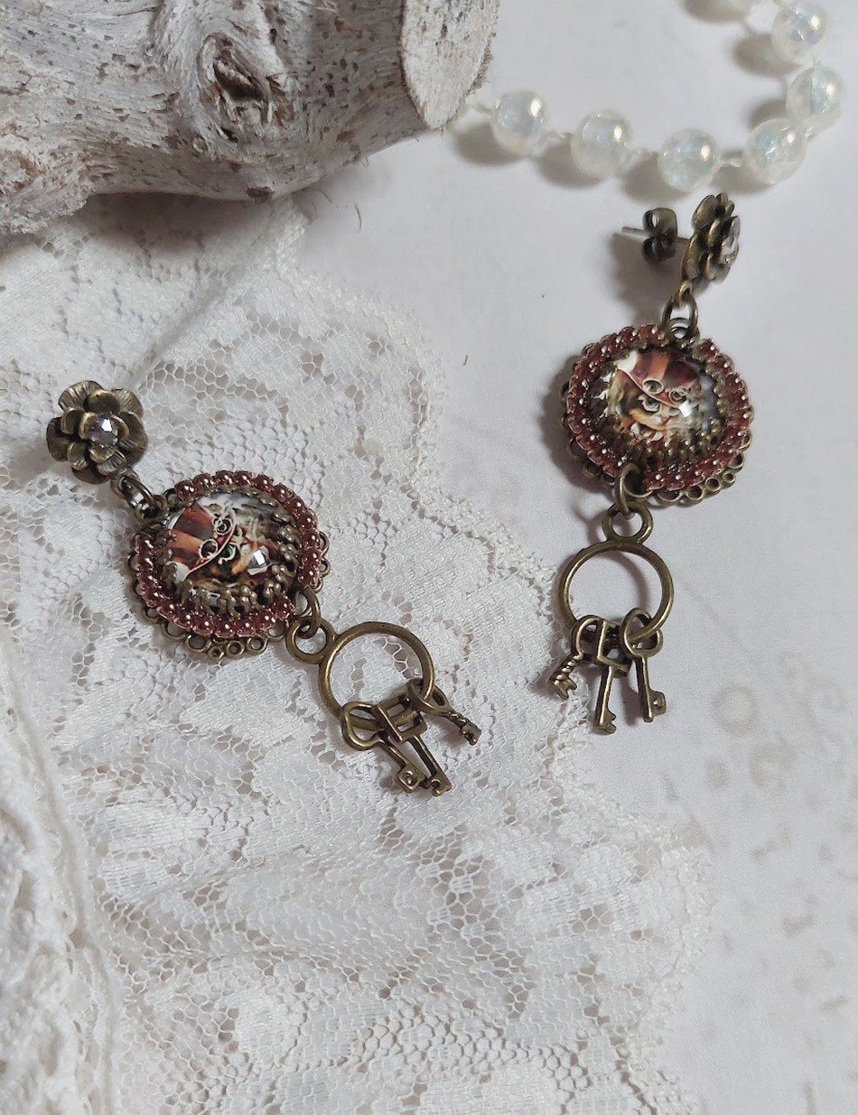 BO Chata Steampunk montées avec breloques clés, strass, cabochons loupes et perles Cristal Swarovski