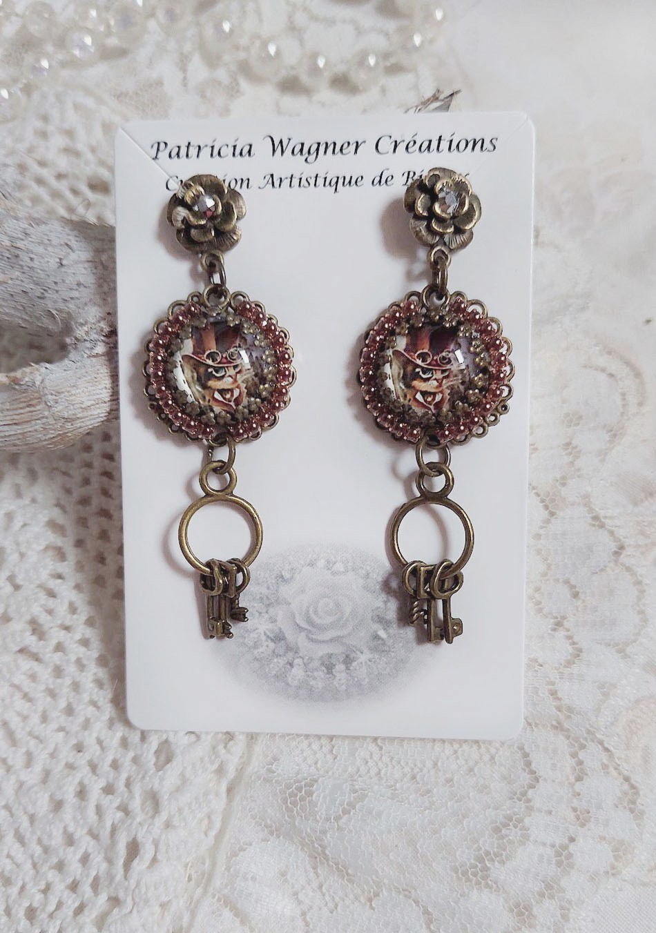 BO Chata Steampunk montées avec breloques clés, strass, cabochons loupes et perles Cristal Swarovski