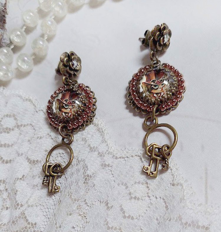 BO Chata Steampunk montées avec breloques clés, strass, cabochons loupes et perles Cristal Swarovski
