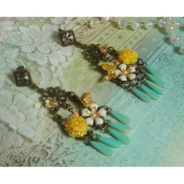 BO Lentehart gemaakt met dolken, harsbloemen, PureCrystal en bedels