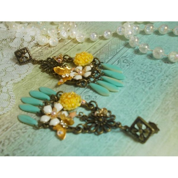 BO Lentehart gemaakt met dolken, harsbloemen, PureCrystal en bedels