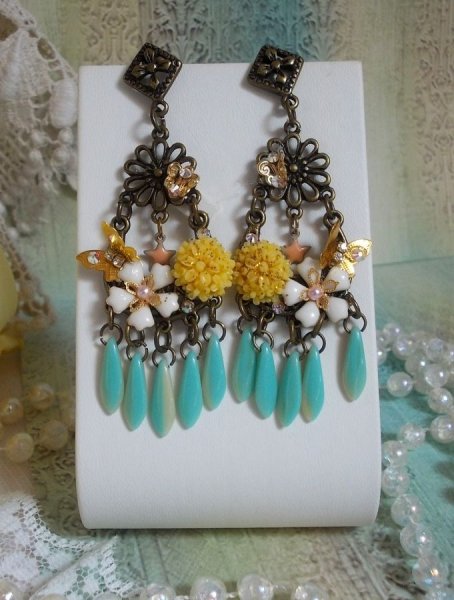 BO Lentehart gemaakt met dolken, harsbloemen, PureCrystal en bedels