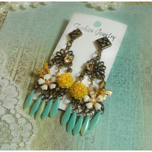 BO Lentehart gemaakt met dolken, harsbloemen, PureCrystal en bedels