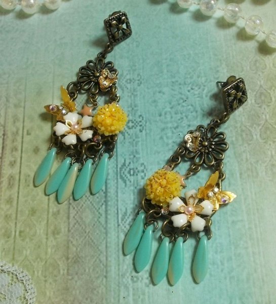 BO Lentehart gemaakt met dolken, harsbloemen, PureCrystal en bedels