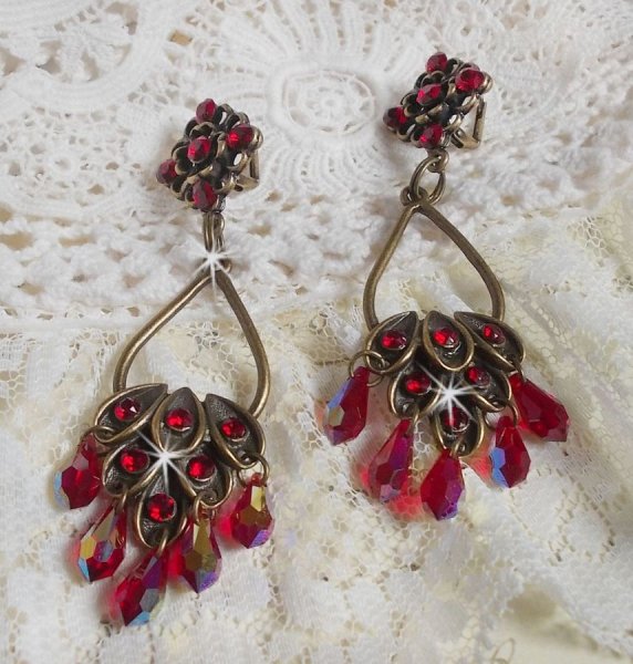 BO Irresistible Ruby Collection gemonteerd op kandelaars met Swarovski kristallen