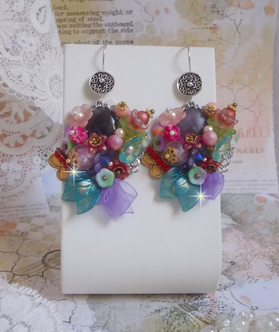 BO Lente Chic Krans gemaakt met diverse bloemen, Murano parels, kristallen, diverse accessoires en oorhaken in Zilver 925/1000