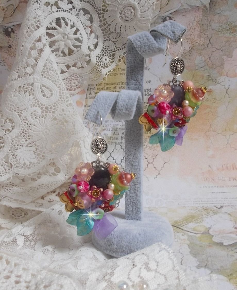 BO Lente Chic Krans gemaakt met diverse bloemen, Murano parels, kristallen, diverse accessoires en oorhaken in Zilver 925/1000