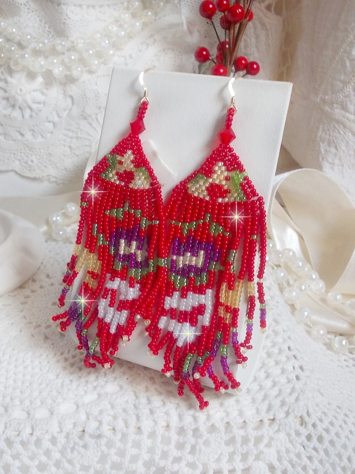 BO Crocus mont&eacute;es avec rocailles en verre, perles cristal Swarovski et crochets Gold Filled 14 carats 