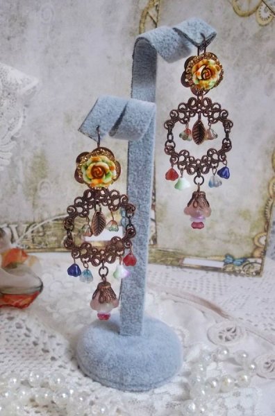 BO French Flowers gemaakt met klokjes, klokjesbloemen, rozen en accessoires in Verouderd Koper