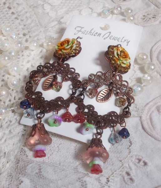 BO French Flowers gemaakt met klokjes, klokjesbloemen, rozen en accessoires in Verouderd Koper