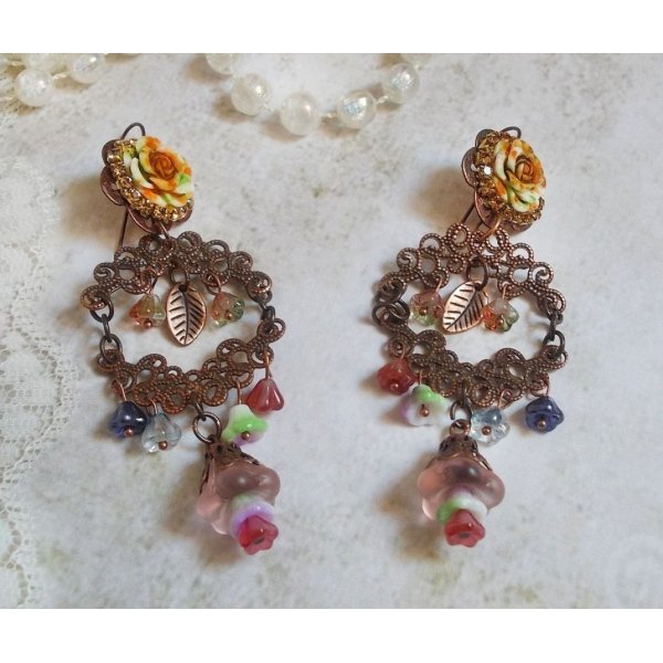 BO French Flowers gemaakt met klokjes, klokjesbloemen, rozen en accessoires in Verouderd Koper