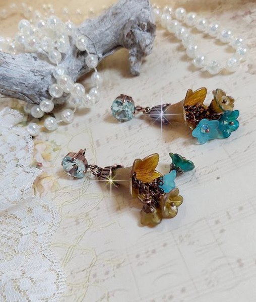  BO C&eacute;zanne cr&eacute;&eacute;es aves fleurs synth&eacute;tiques et perles Cristal Swarovsky