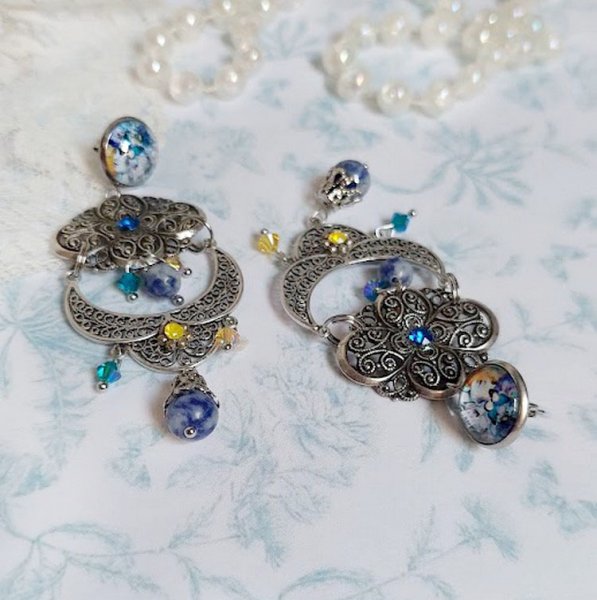 BO Il Etait une Fois créées avec médaillon métal et laiton, cabochons verres et perles cristal Swarovski 