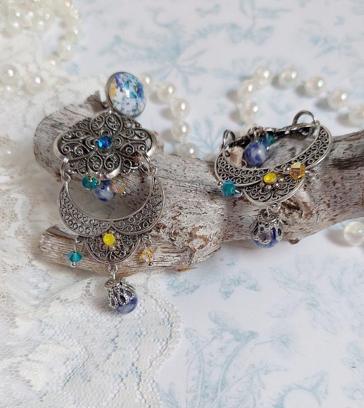 BO Il Etait une Fois créées avec médaillon métal et laiton, cabochons verres et perles cristal Swarovski 