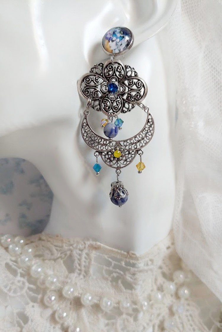 BO Il Etait une Fois créées avec médaillon métal et laiton, cabochons verres et perles cristal Swarovski 