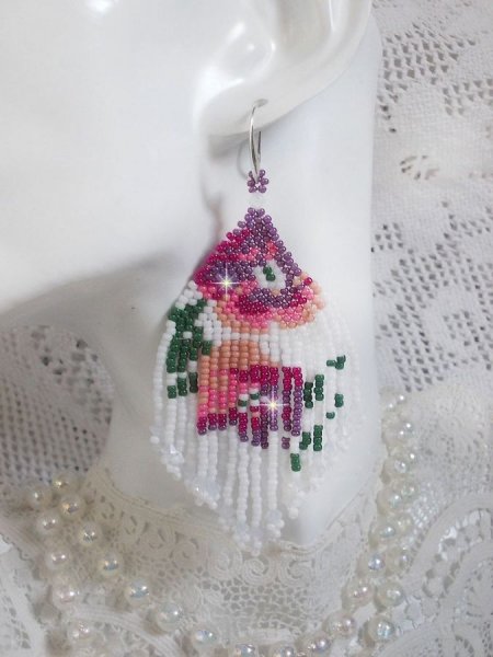 BO Kersenbloesems gemaakt met Opaque Wit, Roze in verschillende tinten, Groen met Toupies